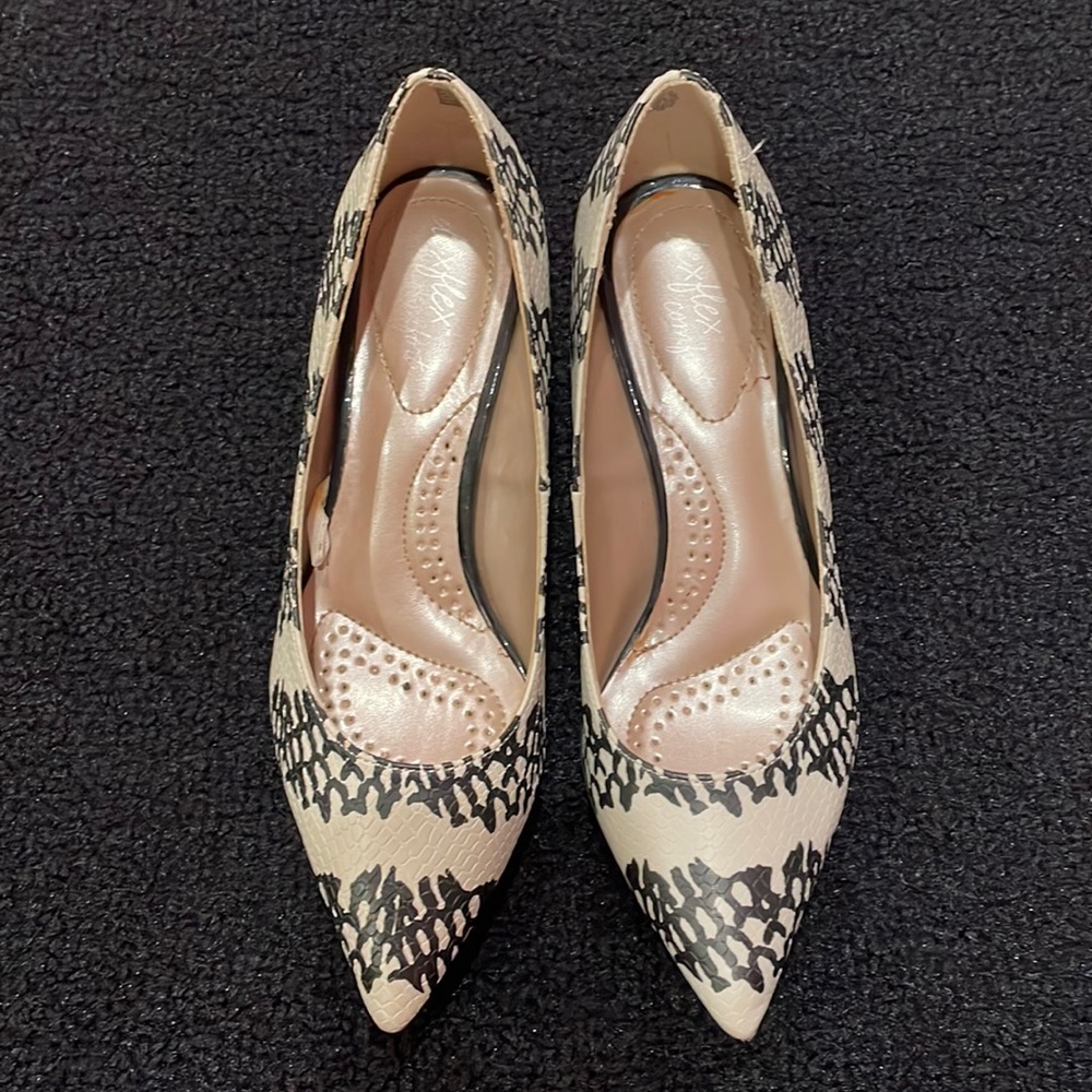 Dexflex Comfort Kitten Heel Black and White Pattern Stiletto Heels